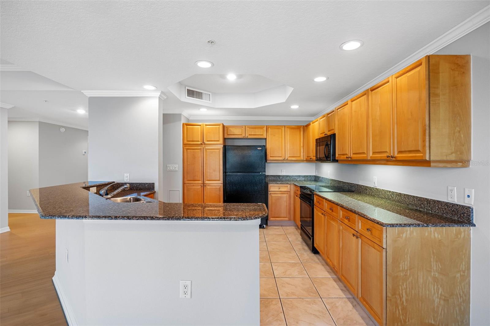 THE GRANDVIEW A CONDO - Residential Lease