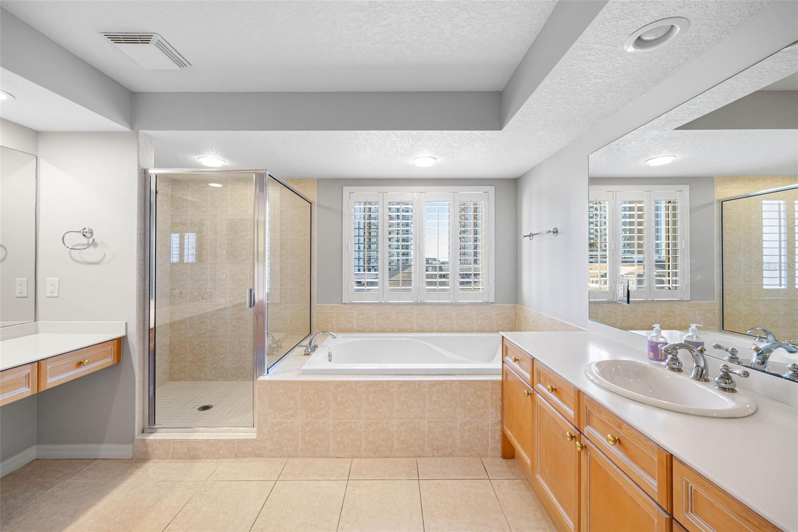 THE GRANDVIEW A CONDO - Residential Lease