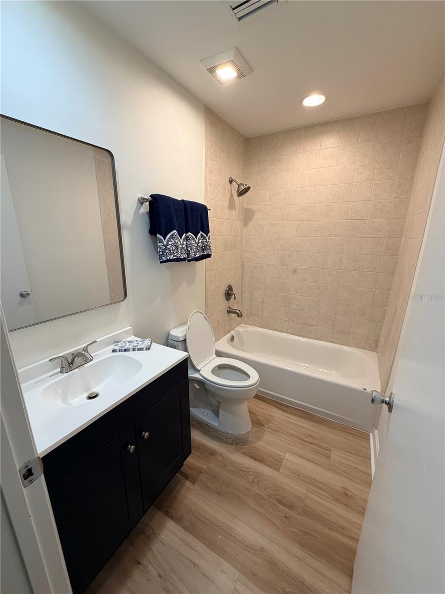 CHANCELLORS ROW PH 01 - Residential Lease