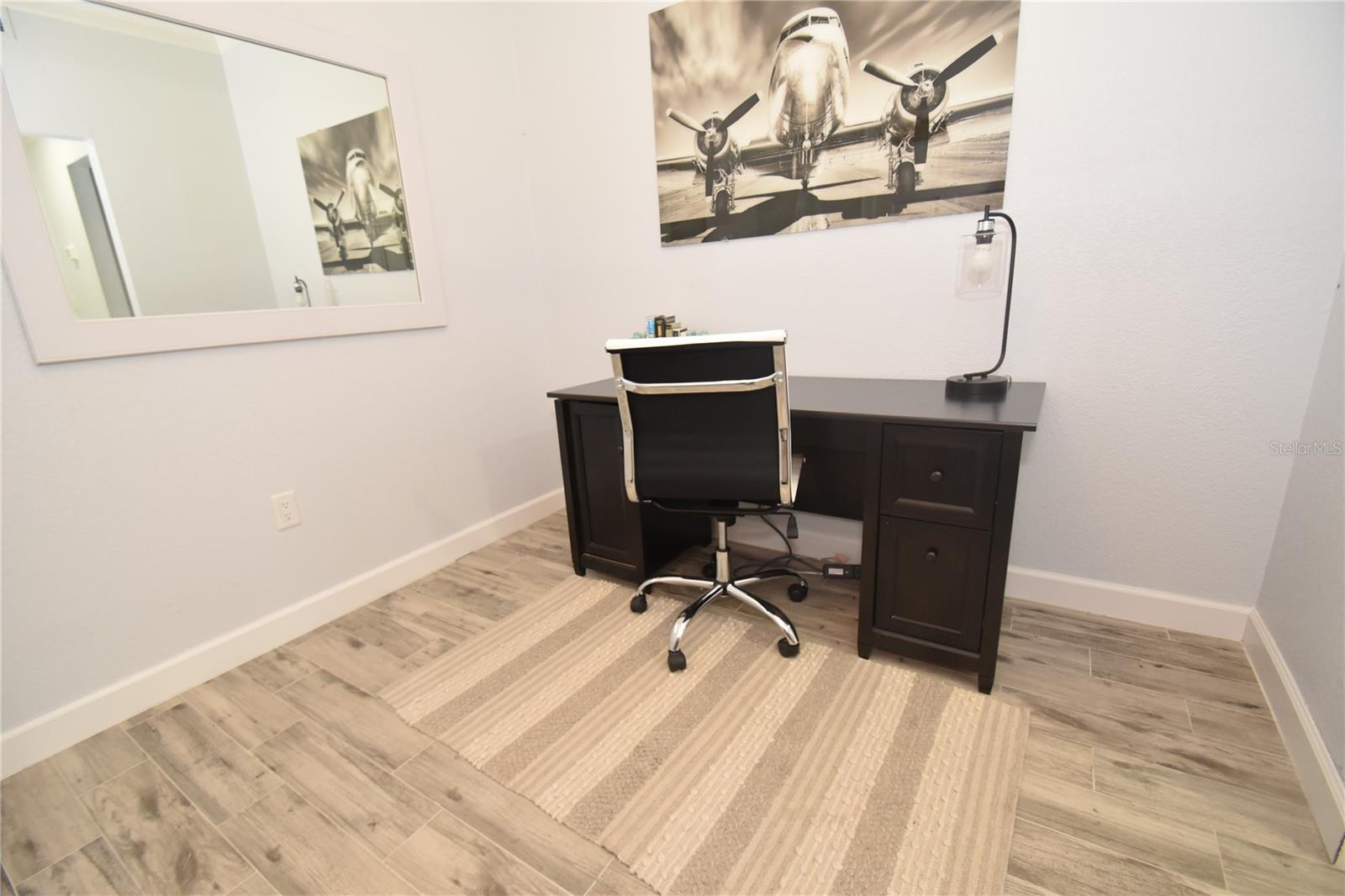 WINDSOR LODGE AT THE OAKS - Residential Lease