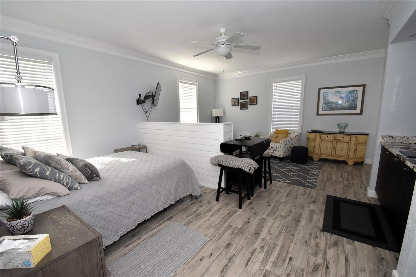 WINDSOR LODGE AT THE OAKS - Residential Lease