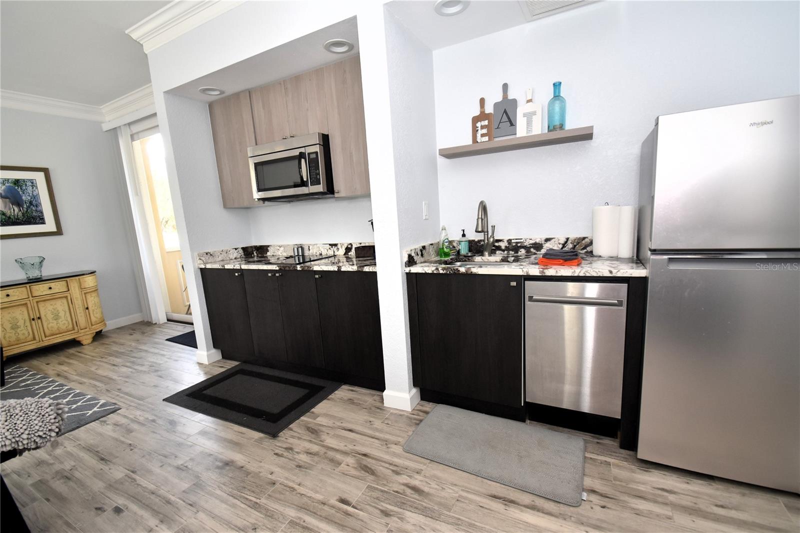 WINDSOR LODGE AT THE OAKS - Residential Lease
