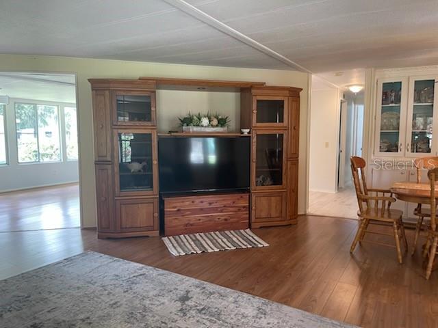 CONTINENTAL COUNTRY CLUB - Residential