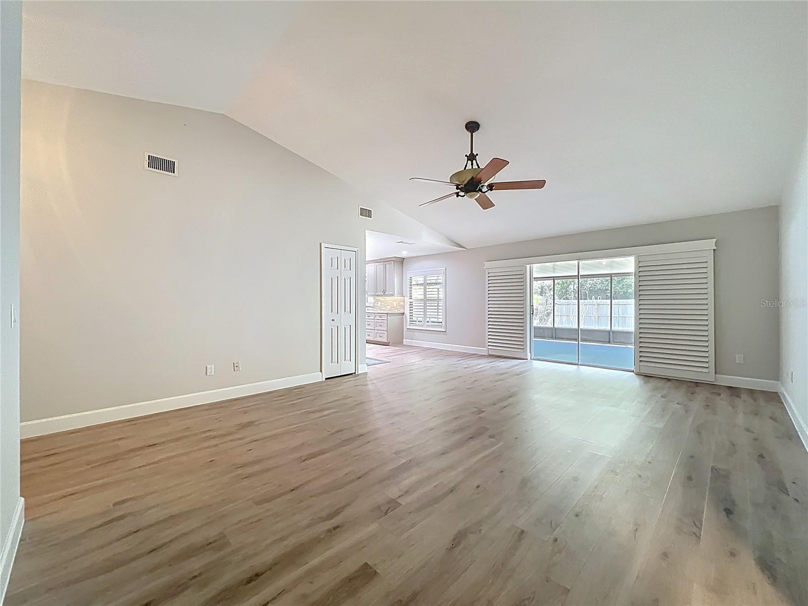 CRYSTAL PARK - Residential