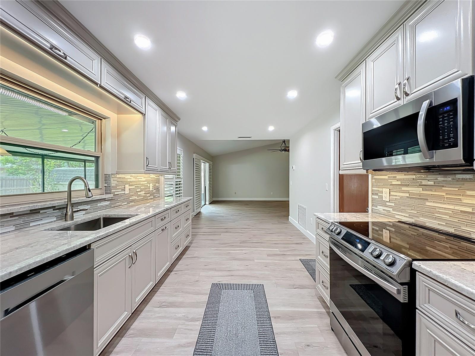 CRYSTAL PARK - Residential