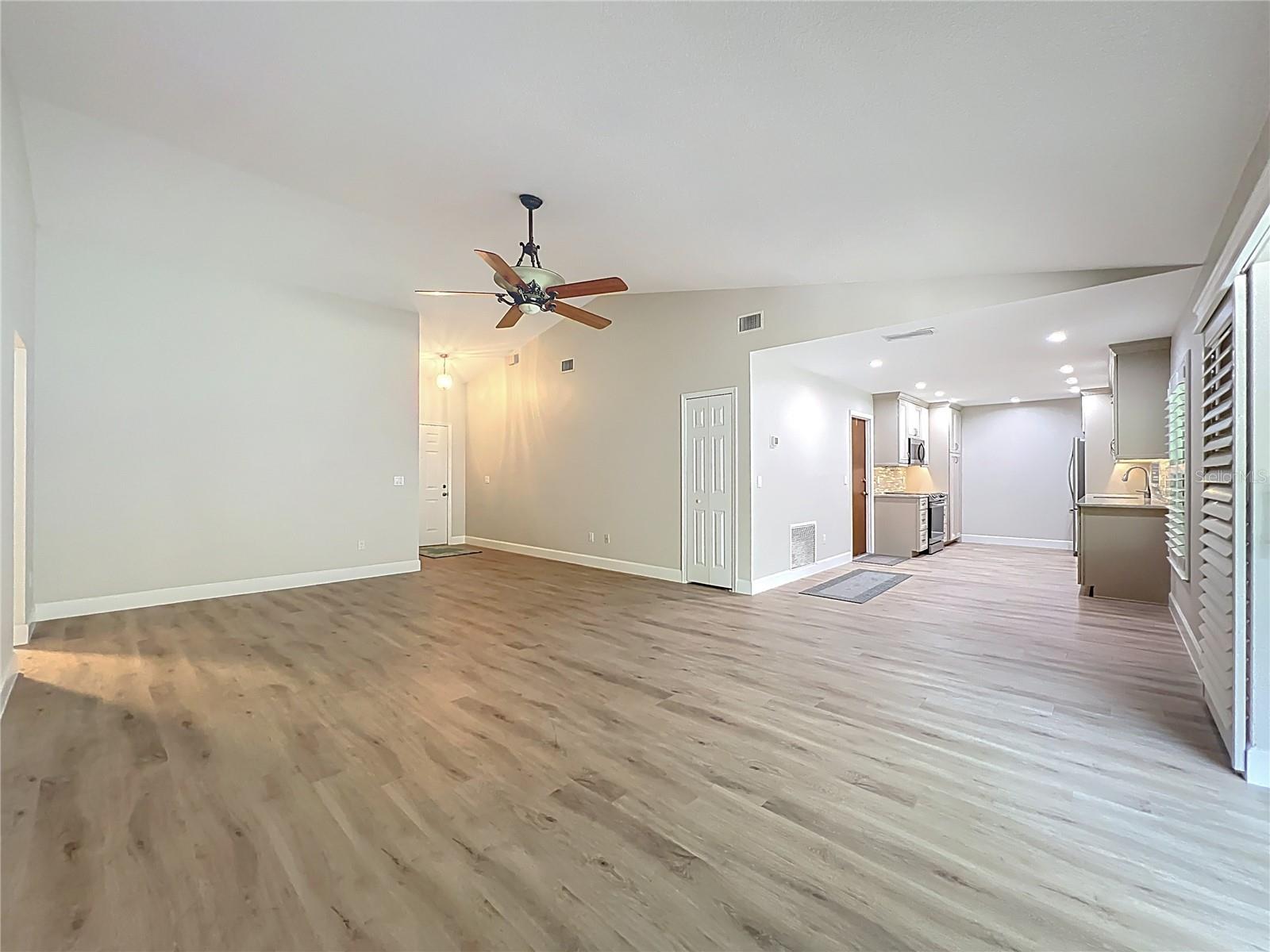 CRYSTAL PARK - Residential