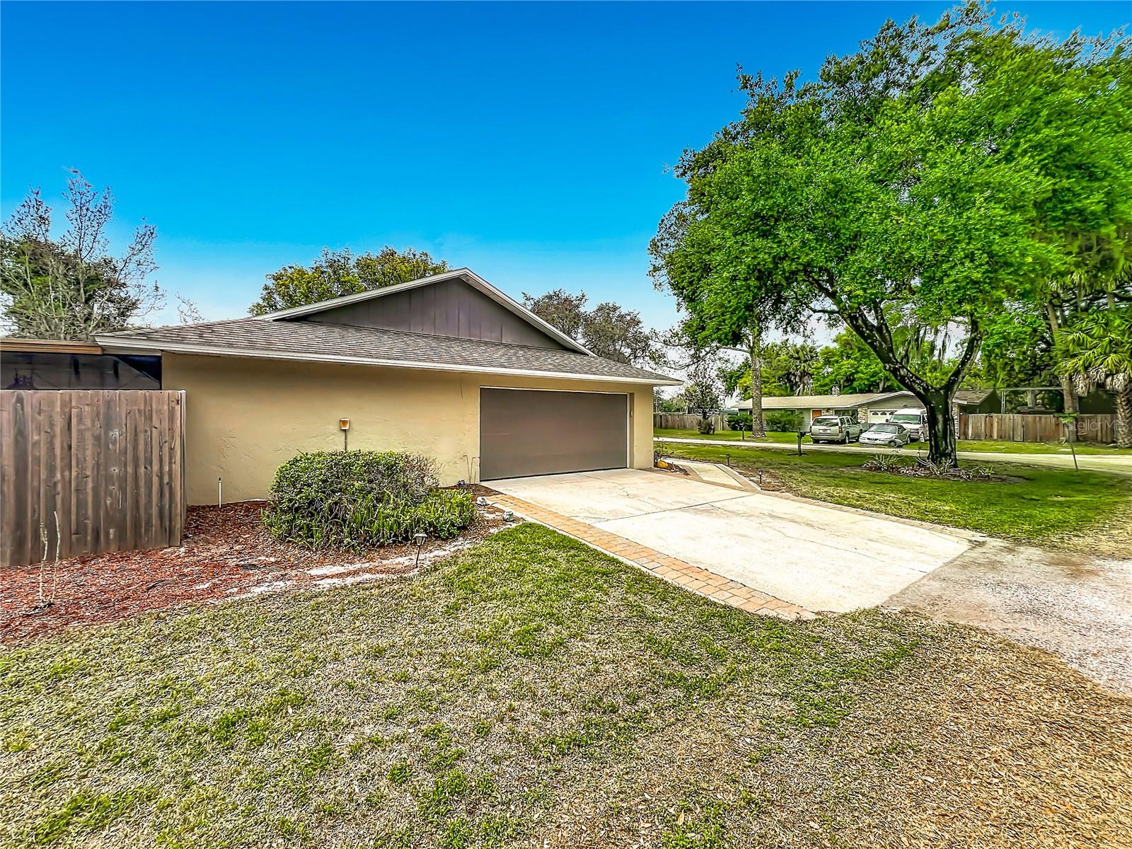 CRYSTAL PARK - Residential