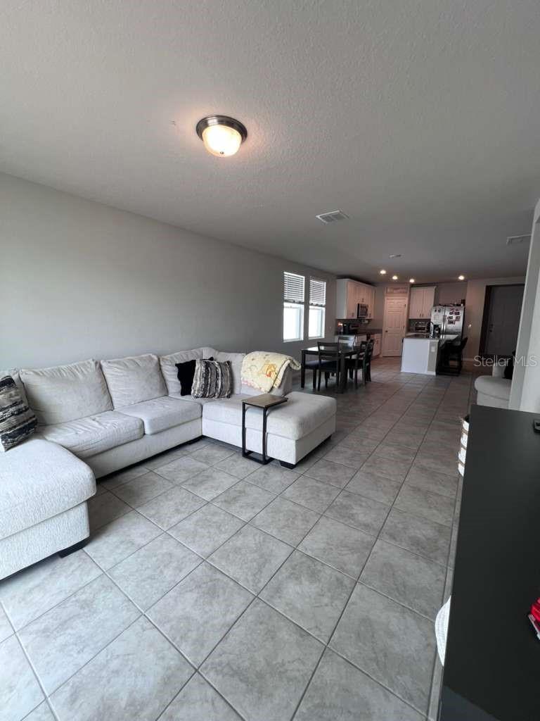 560 JERRY LN