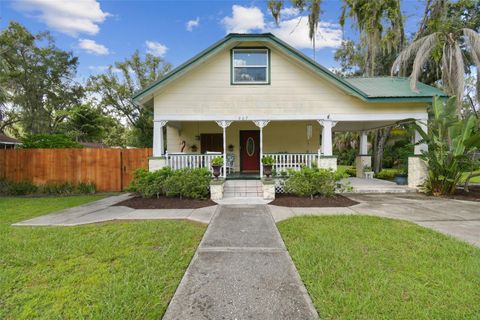 Photo of 807 N Johnson Street, Plant City, FL 33563 (MLS # TB8431881)