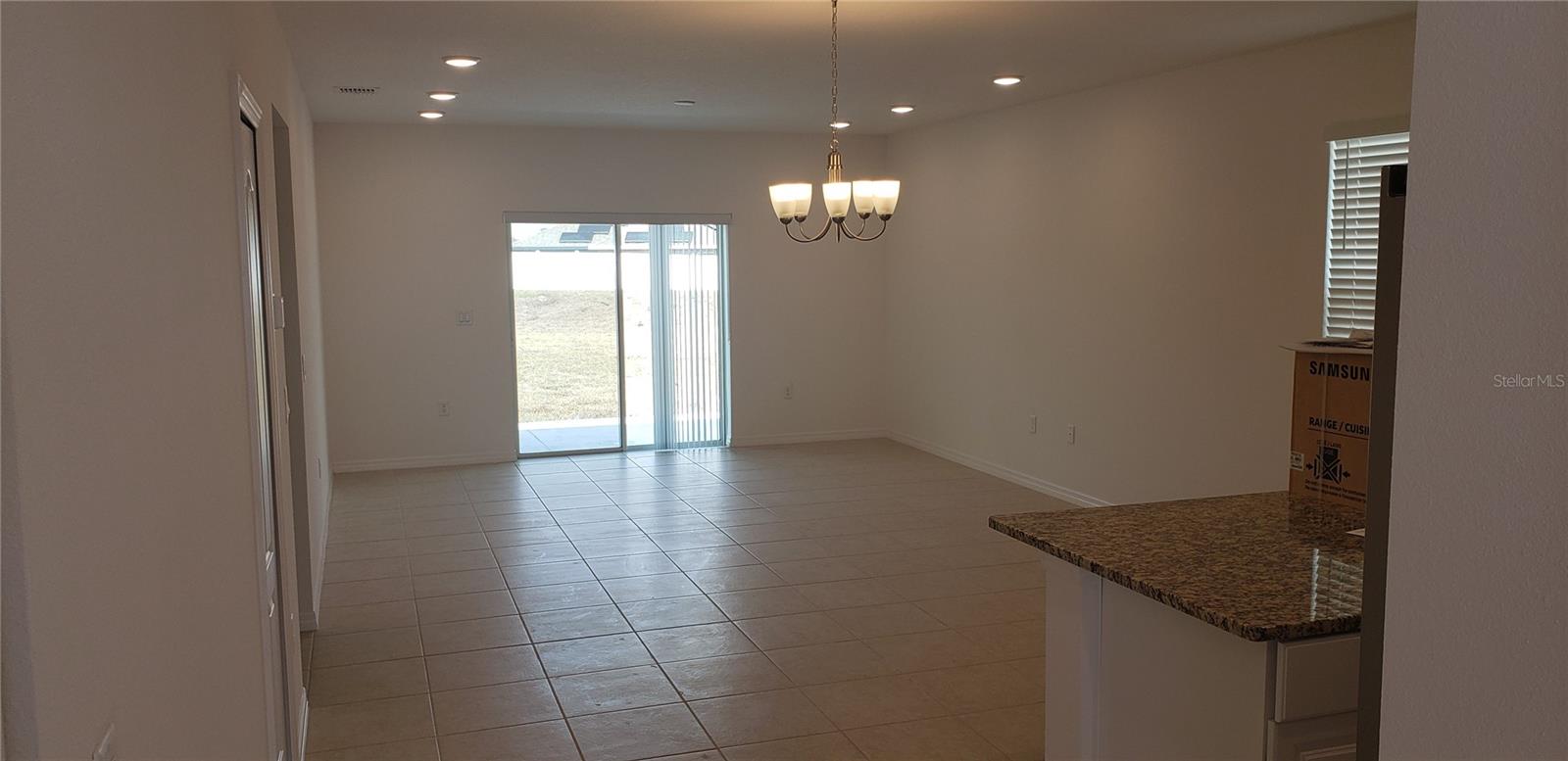 DUNDEE STATION TR A - Residential Lease