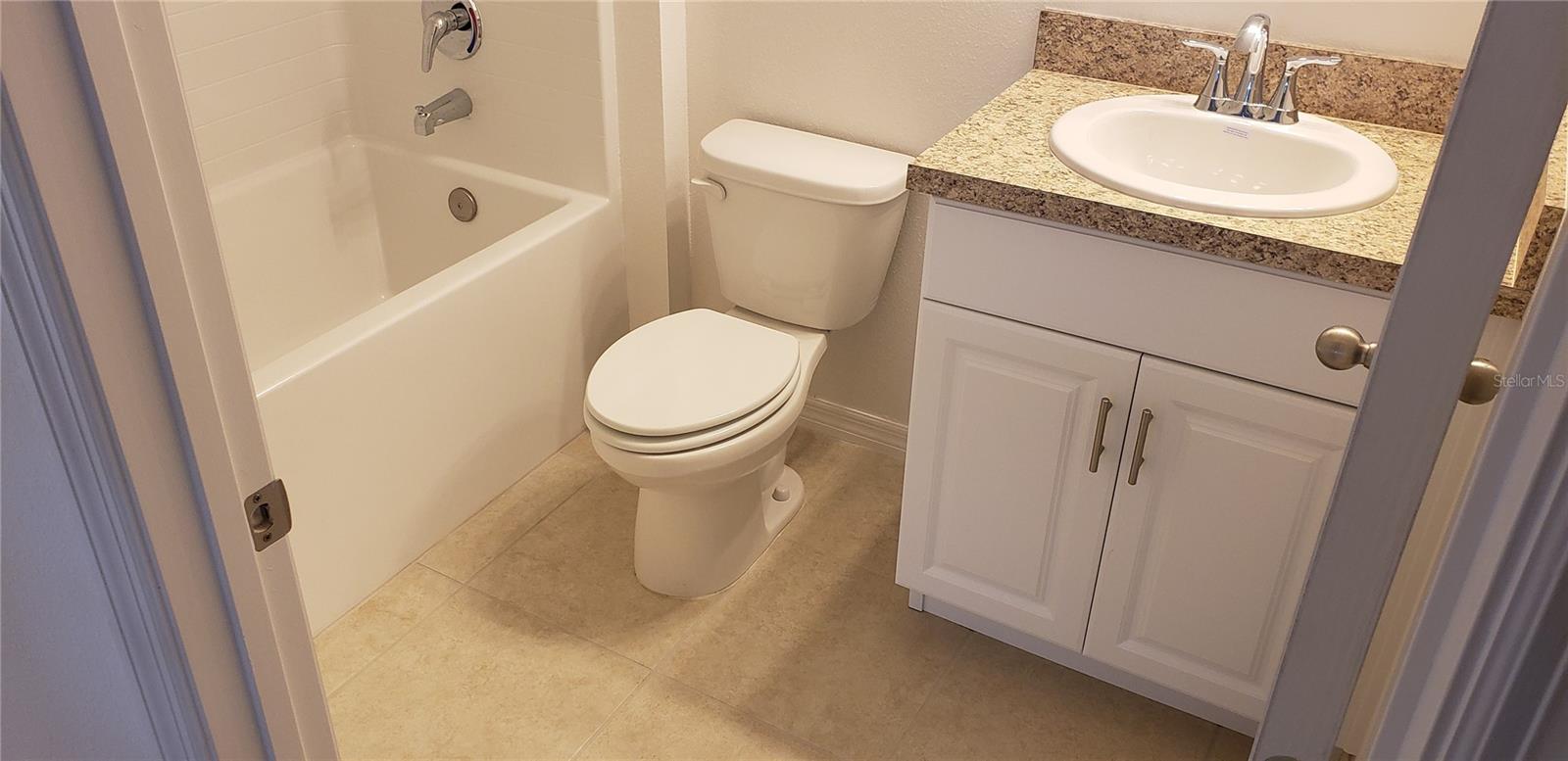 DUNDEE STATION TR A - Residential Lease