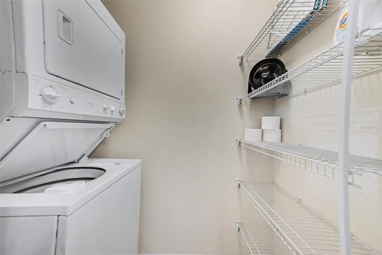 LAKESIDE VILLAGE TOWNHOME - Residential