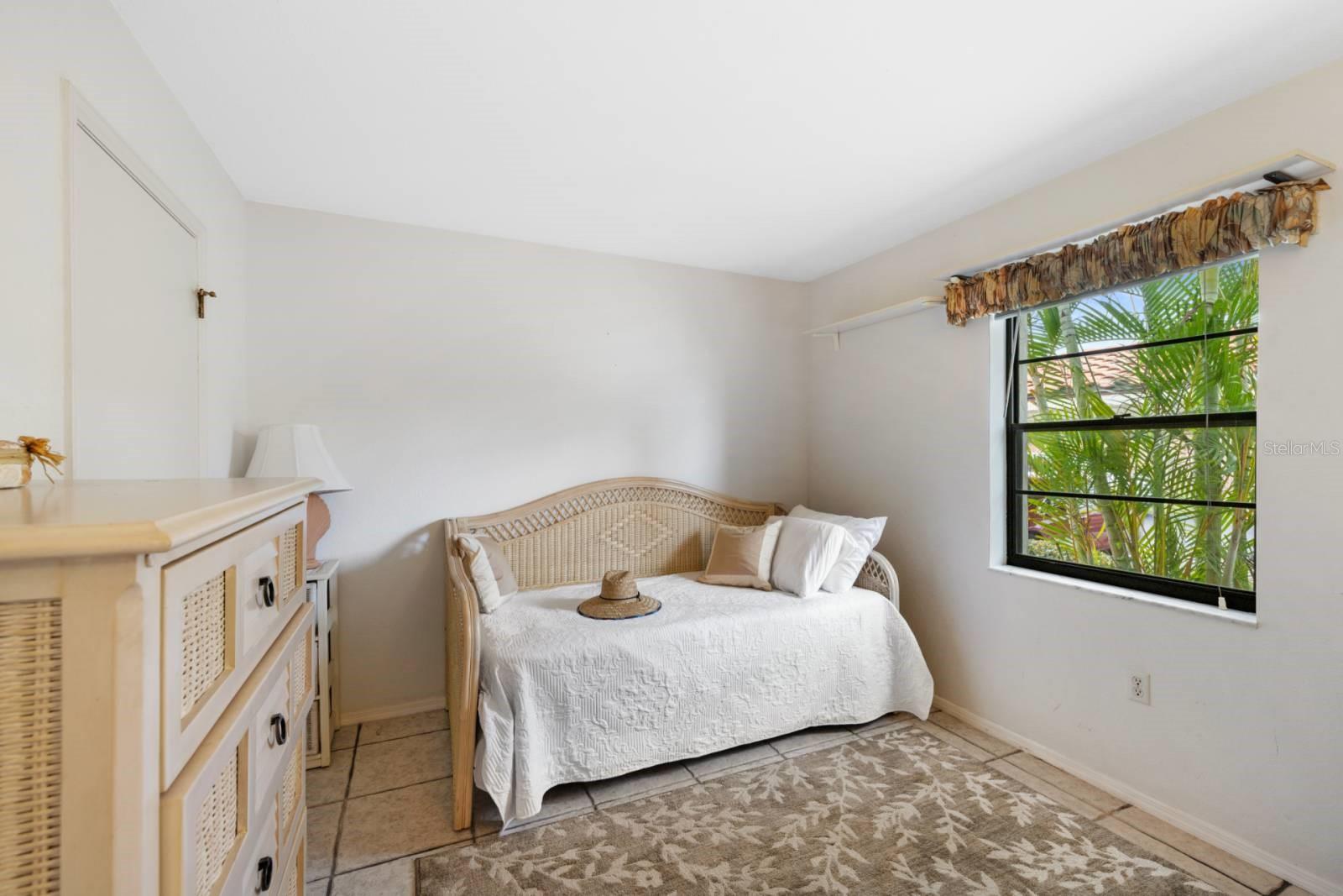 OAKWOOD PH 01 BLDG A - Residential Lease