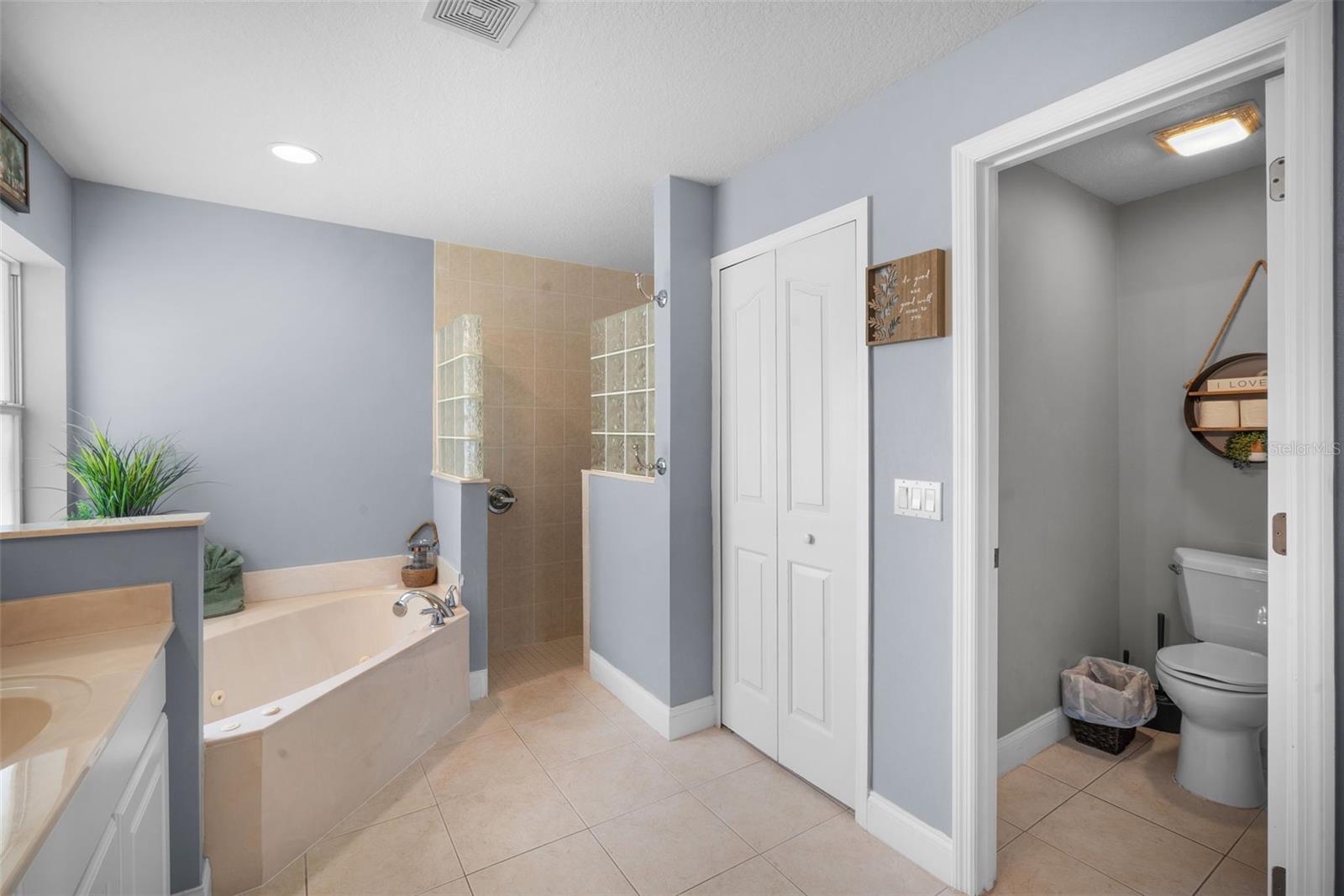 BELLA VISTA AT LA CITA PH 02 - Residential