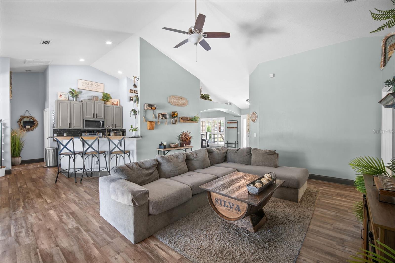 BELLA VISTA AT LA CITA PH 02 - Residential