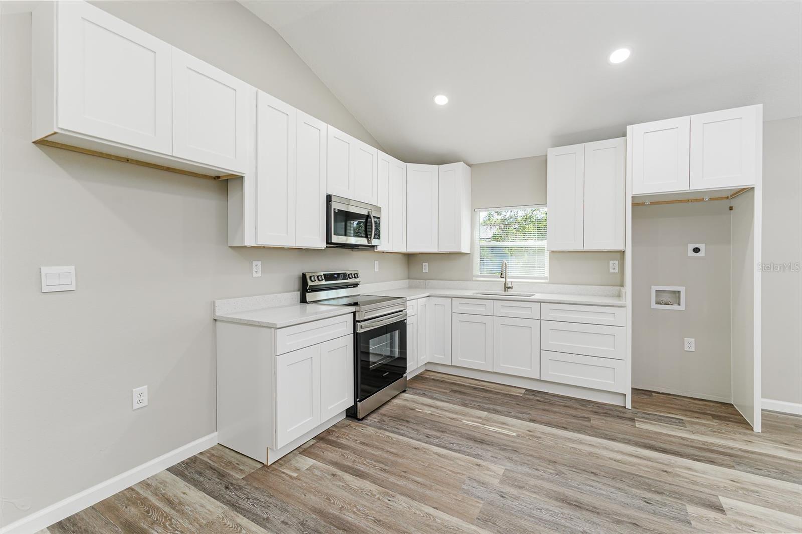 COUNTRY CLUB ESTATES RESUB PT - Residential