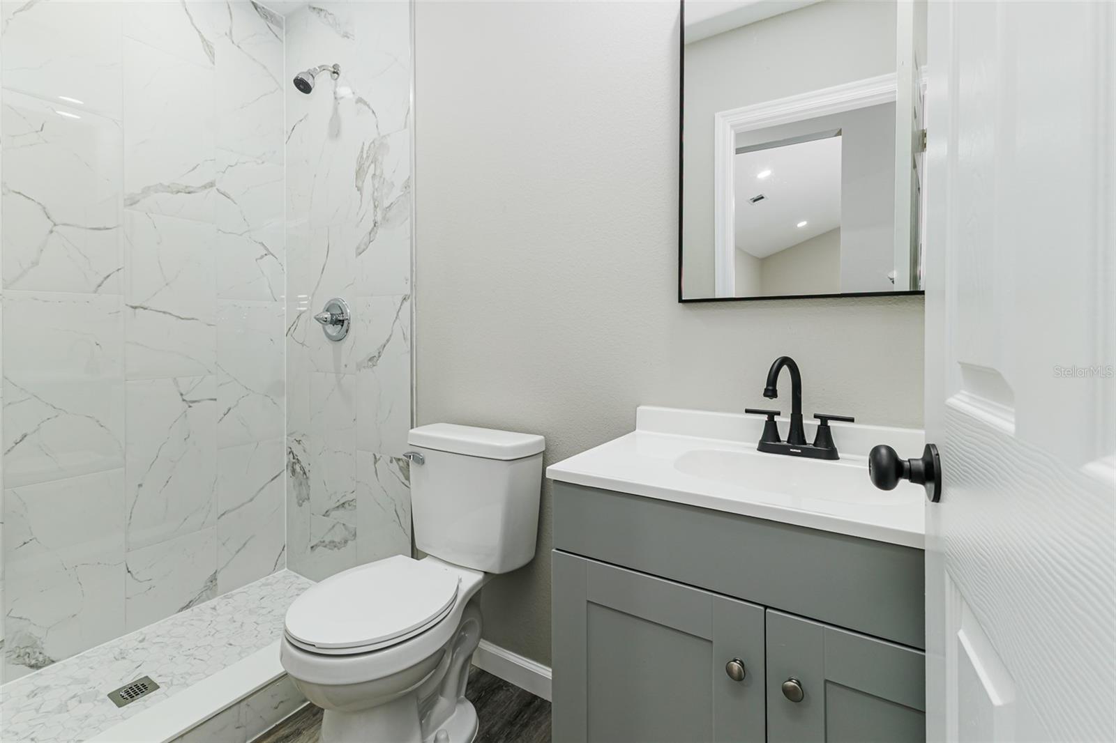 COUNTRY CLUB ESTATES RESUB PT - Residential