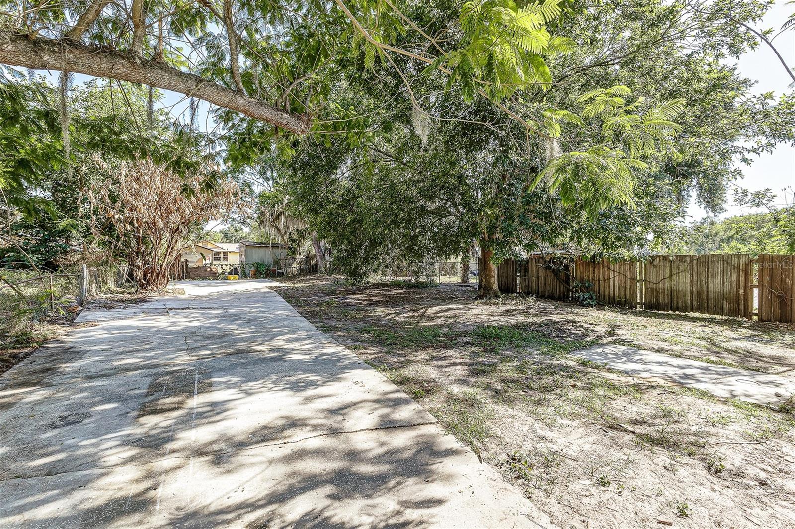 COUNTRY CLUB ESTATES RESUB PT - Residential