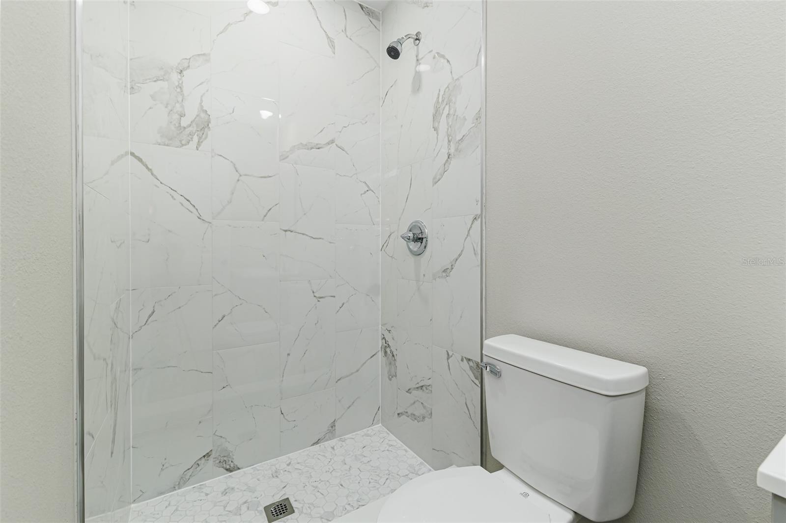 COUNTRY CLUB ESTATES RESUB PT - Residential