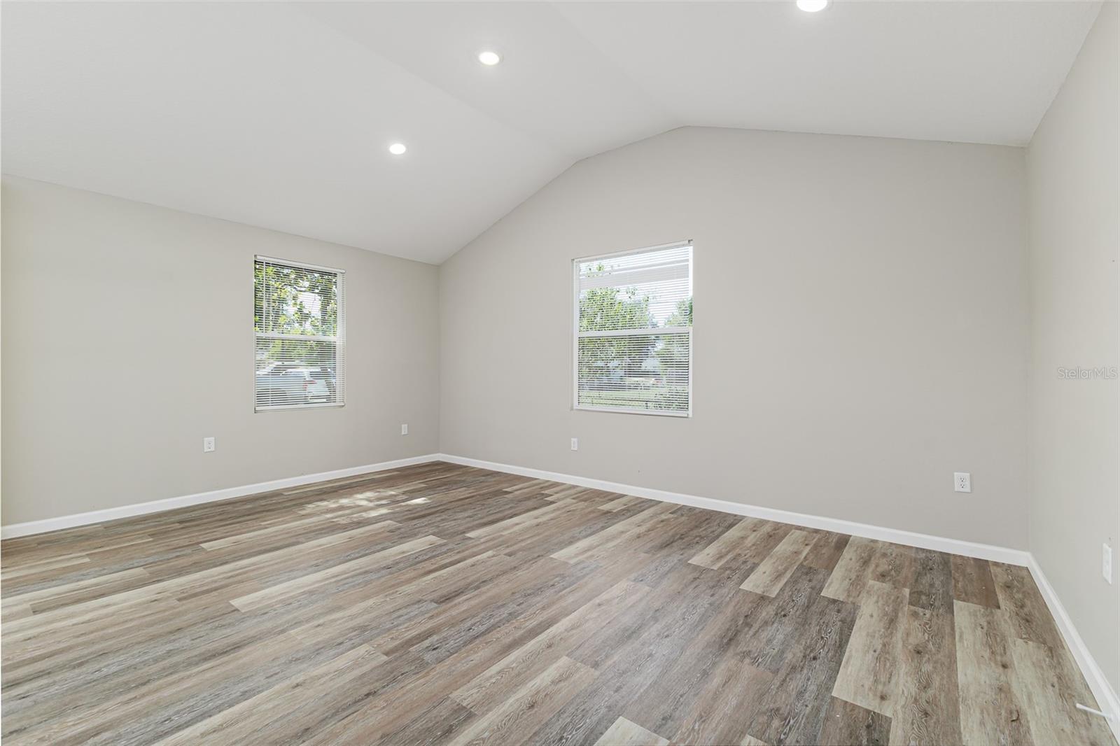COUNTRY CLUB ESTATES RESUB PT - Residential