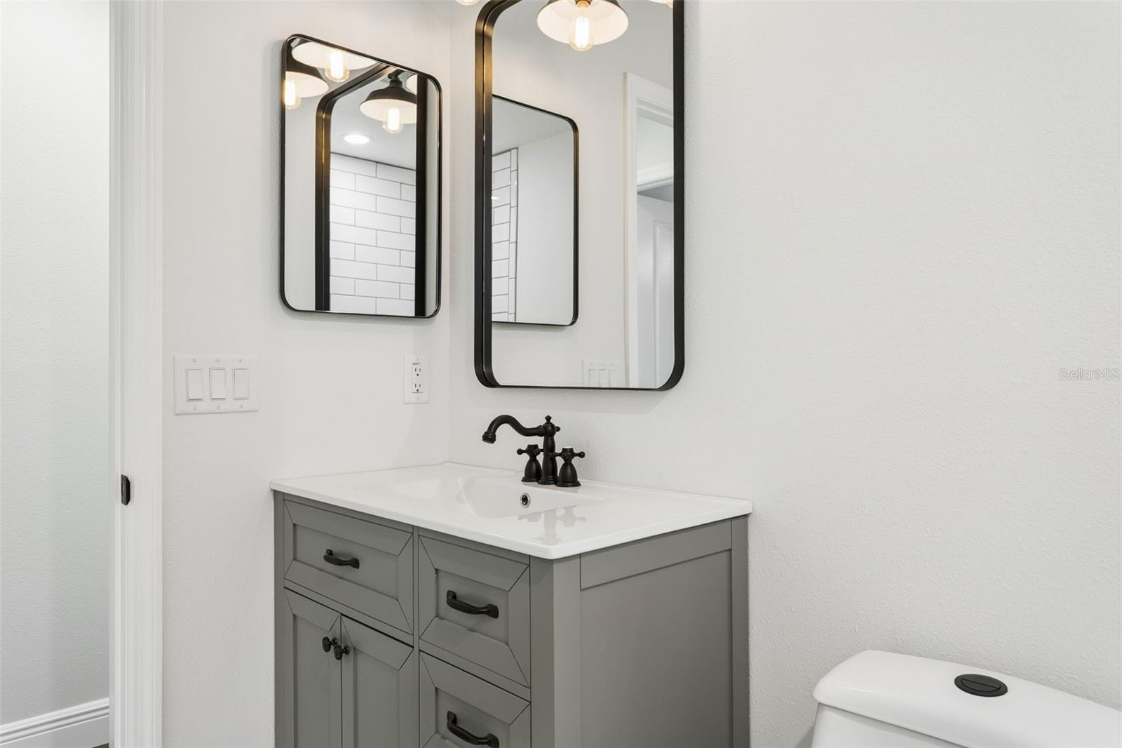 ROYAL HIGHLANDS - Residential