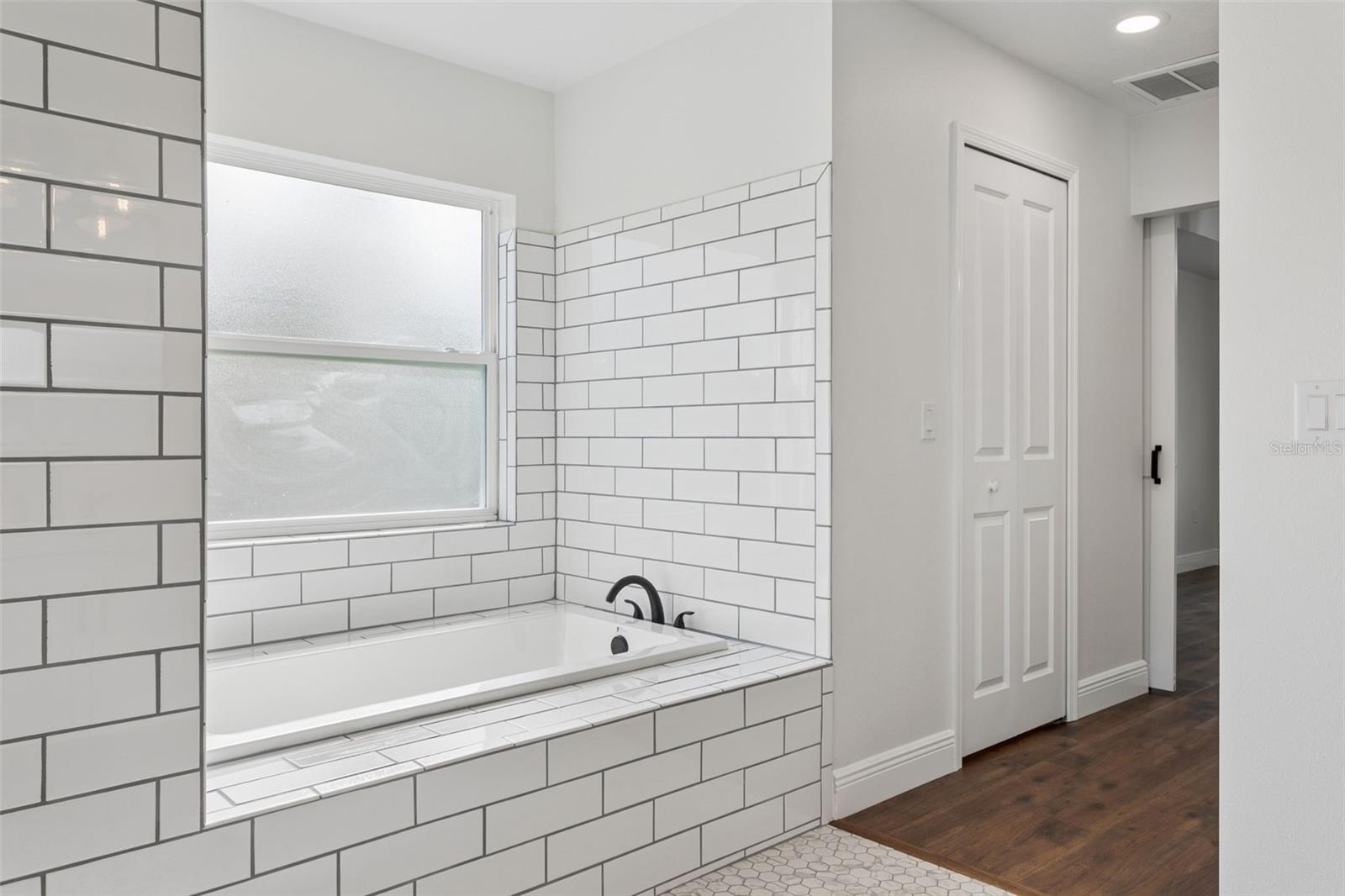 ROYAL HIGHLANDS - Residential