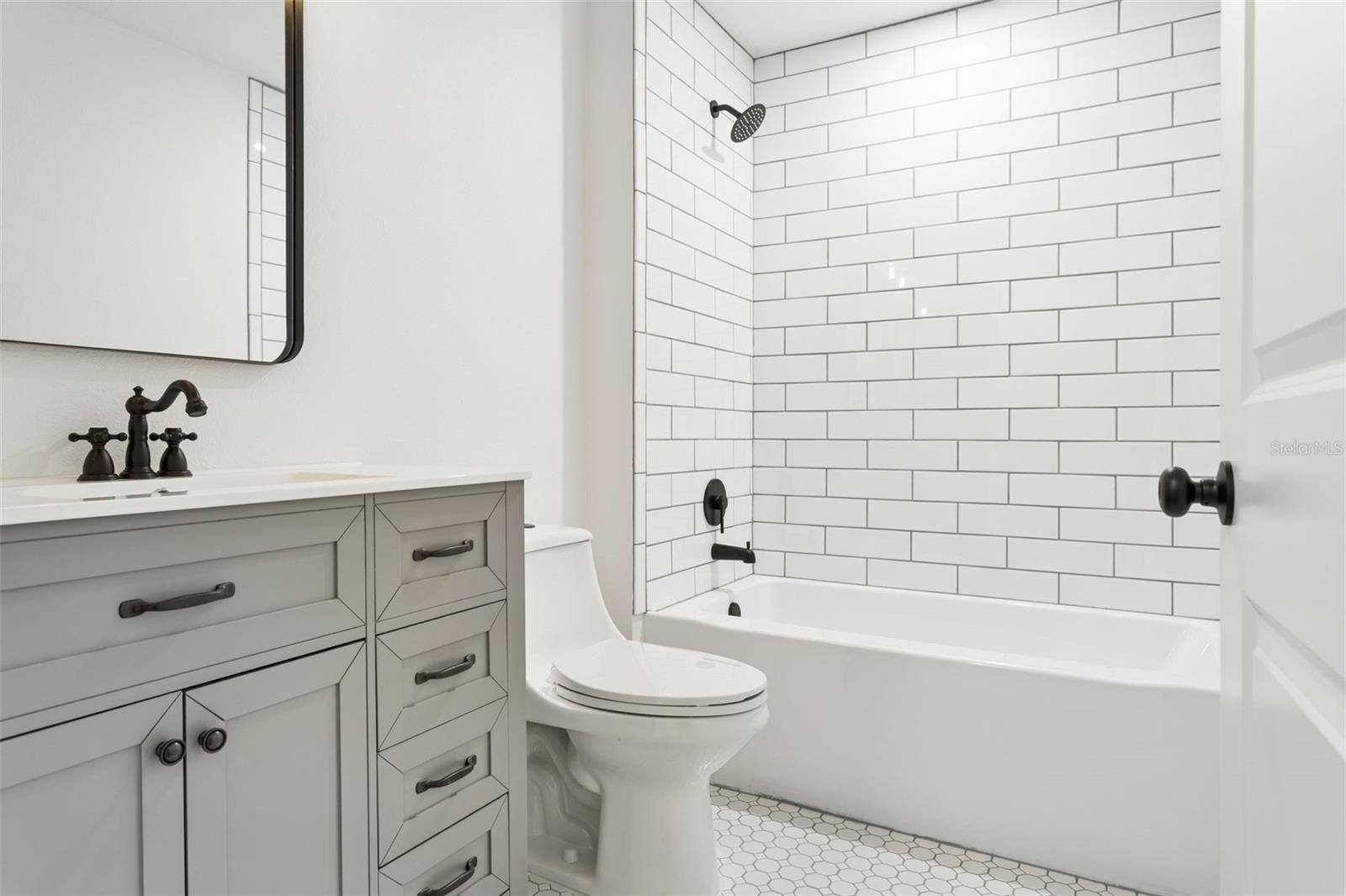 ROYAL HIGHLANDS - Residential