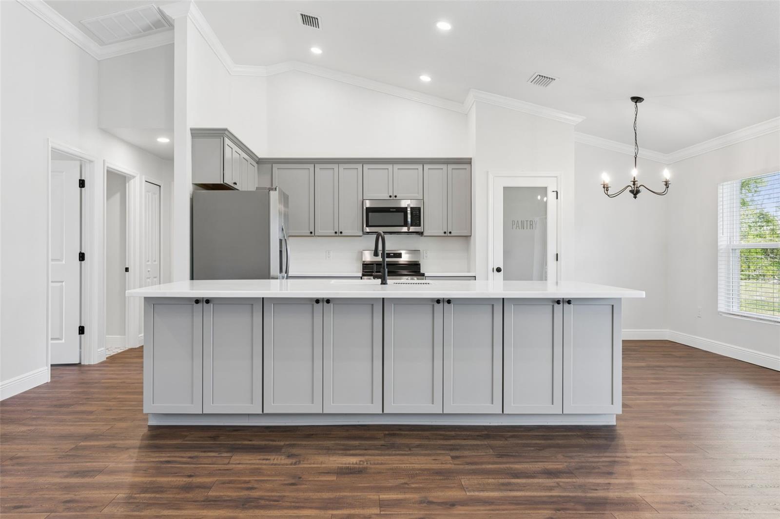 ROYAL HIGHLANDS - Residential