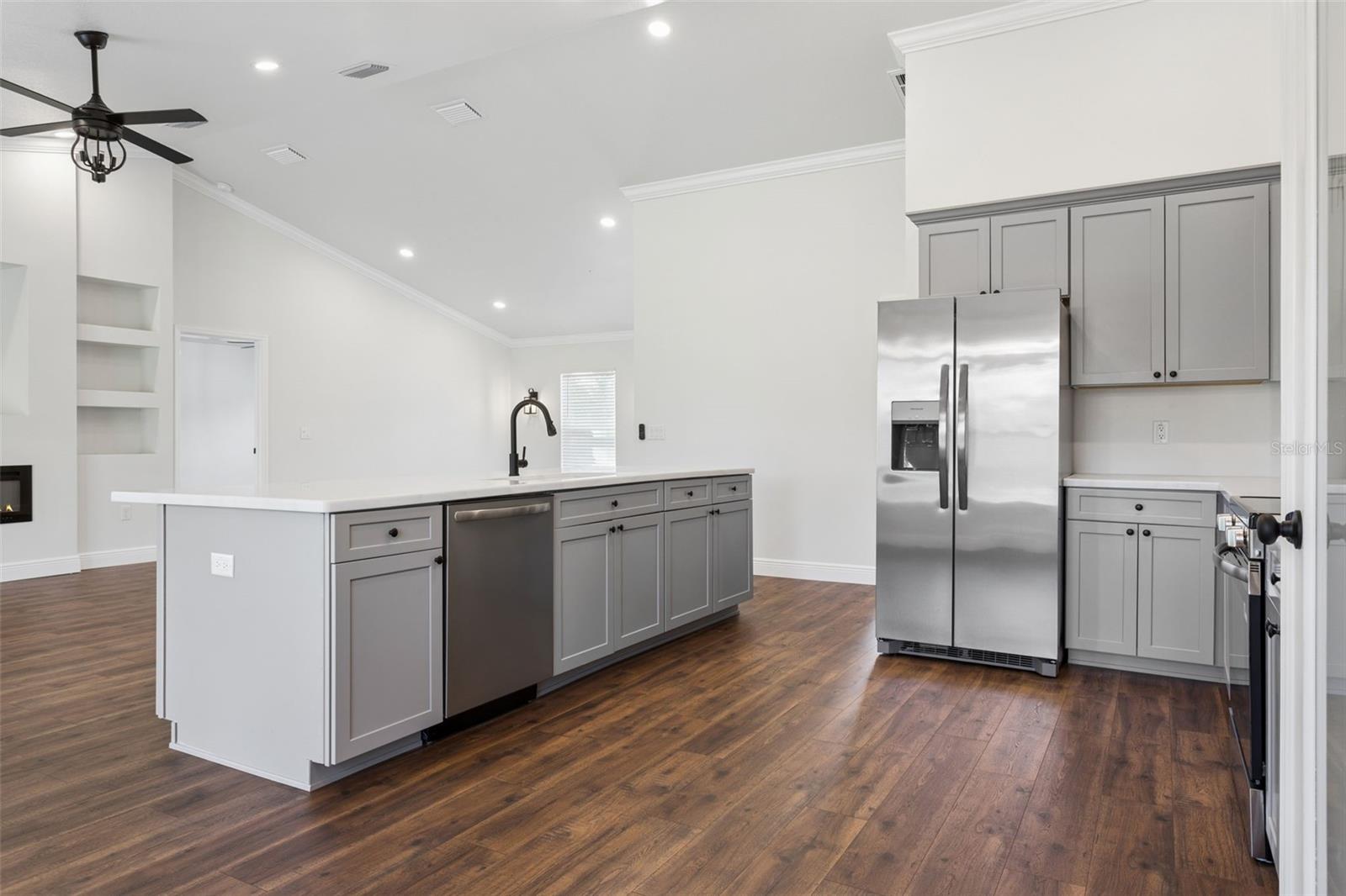 ROYAL HIGHLANDS - Residential