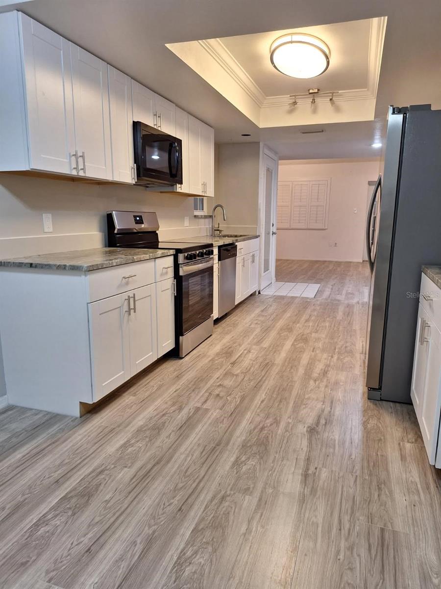 PINE GROVE CONDO AT BLOO - Residential