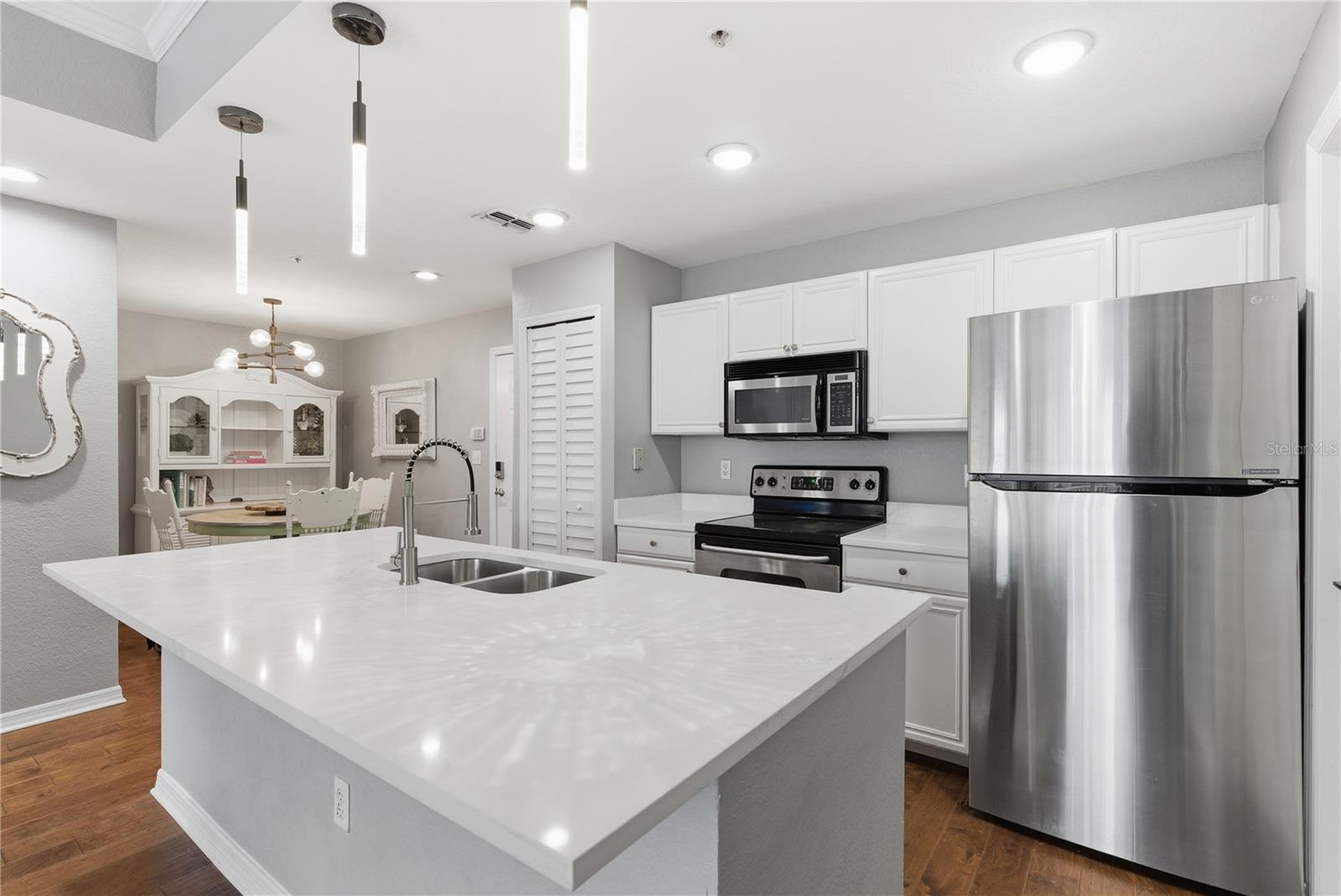 PARKCREST HARBOUR ISLAND CONDO - Residential