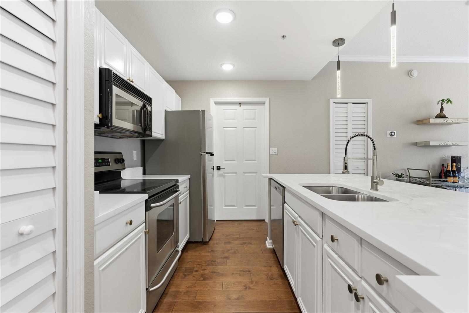 PARKCREST HARBOUR ISLAND CONDO - Residential