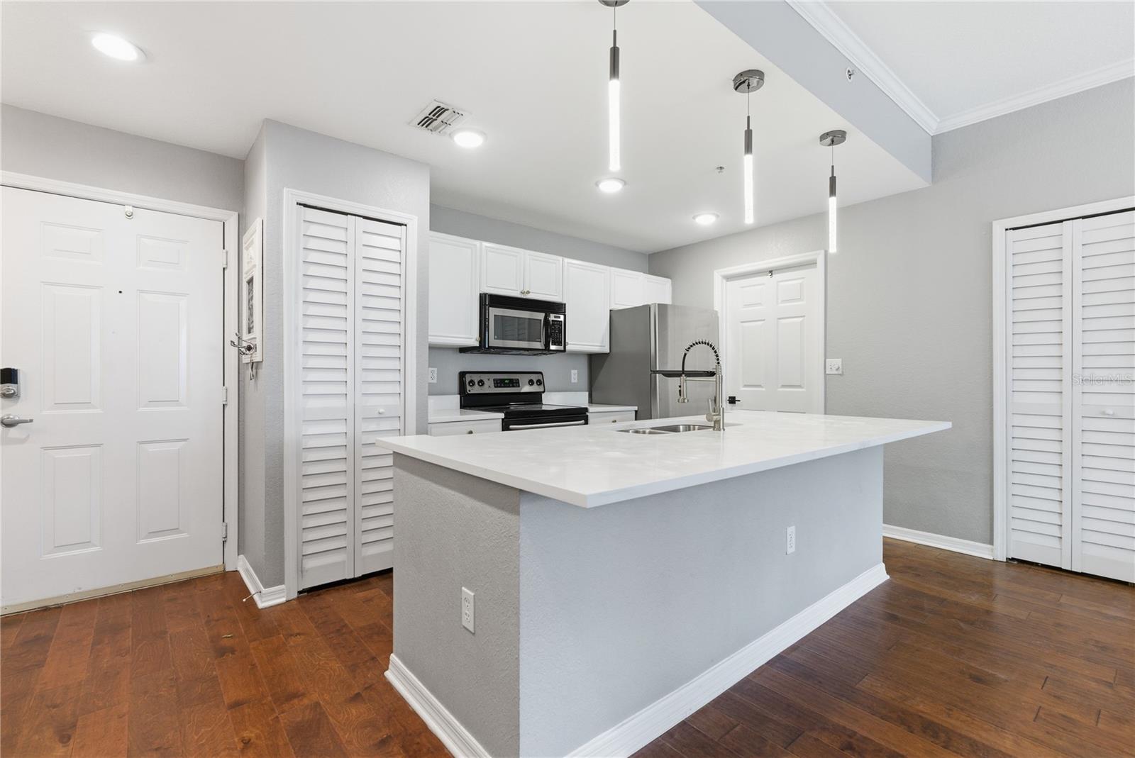 PARKCREST HARBOUR ISLAND CONDO - Residential