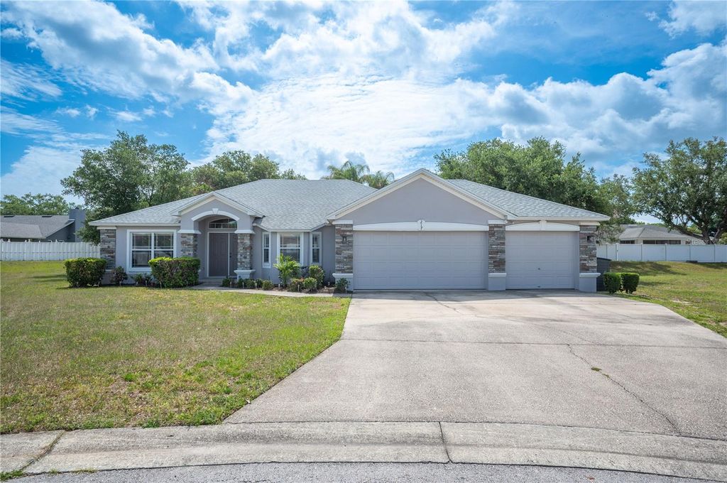 Photo of 217 Oak Crossing Boulevard, Auburndale, FL 33823 (MLS # L4961634)