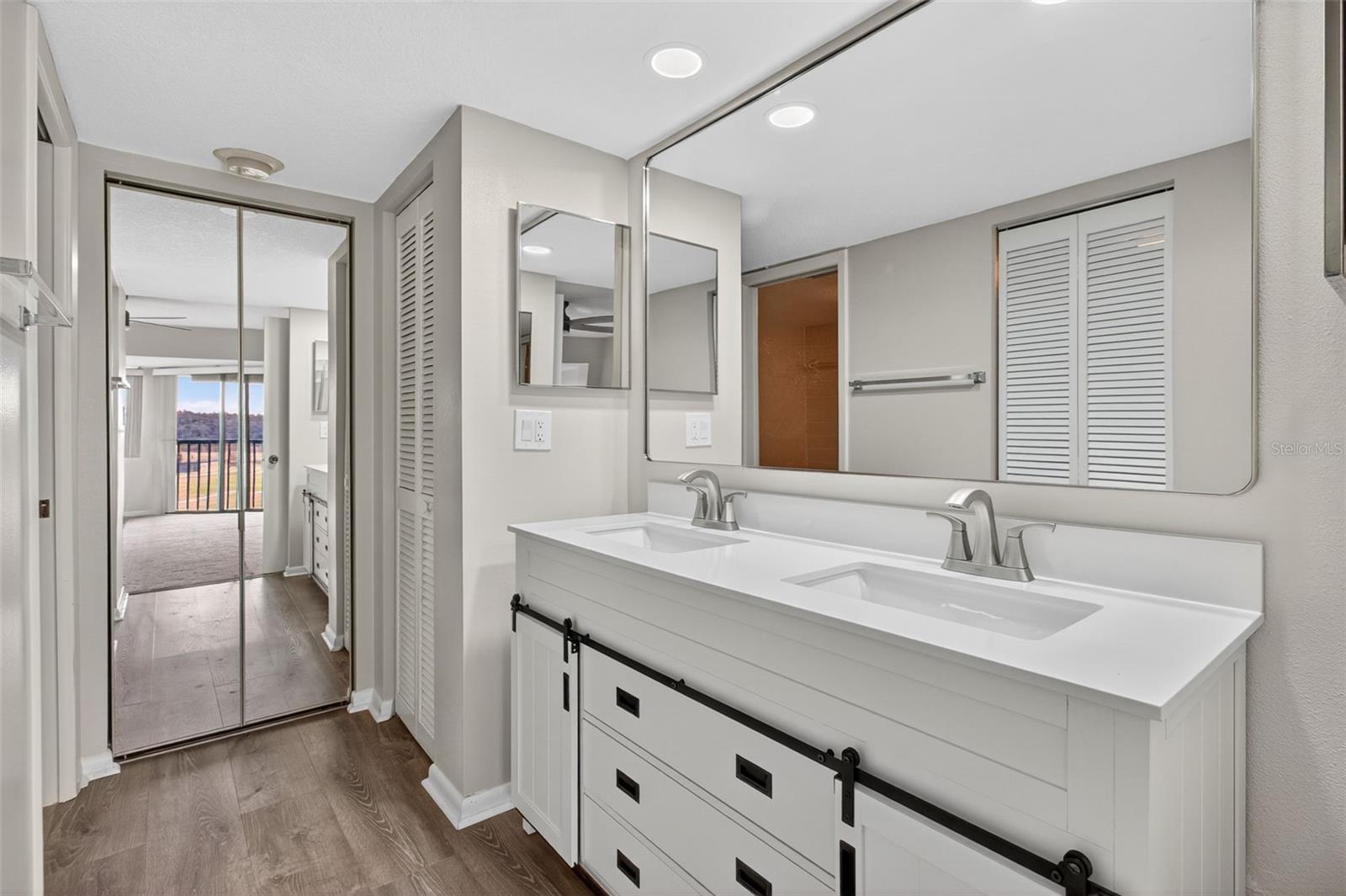 GREEN DOLPHIN PARK MID-RISE CONDO - Residential