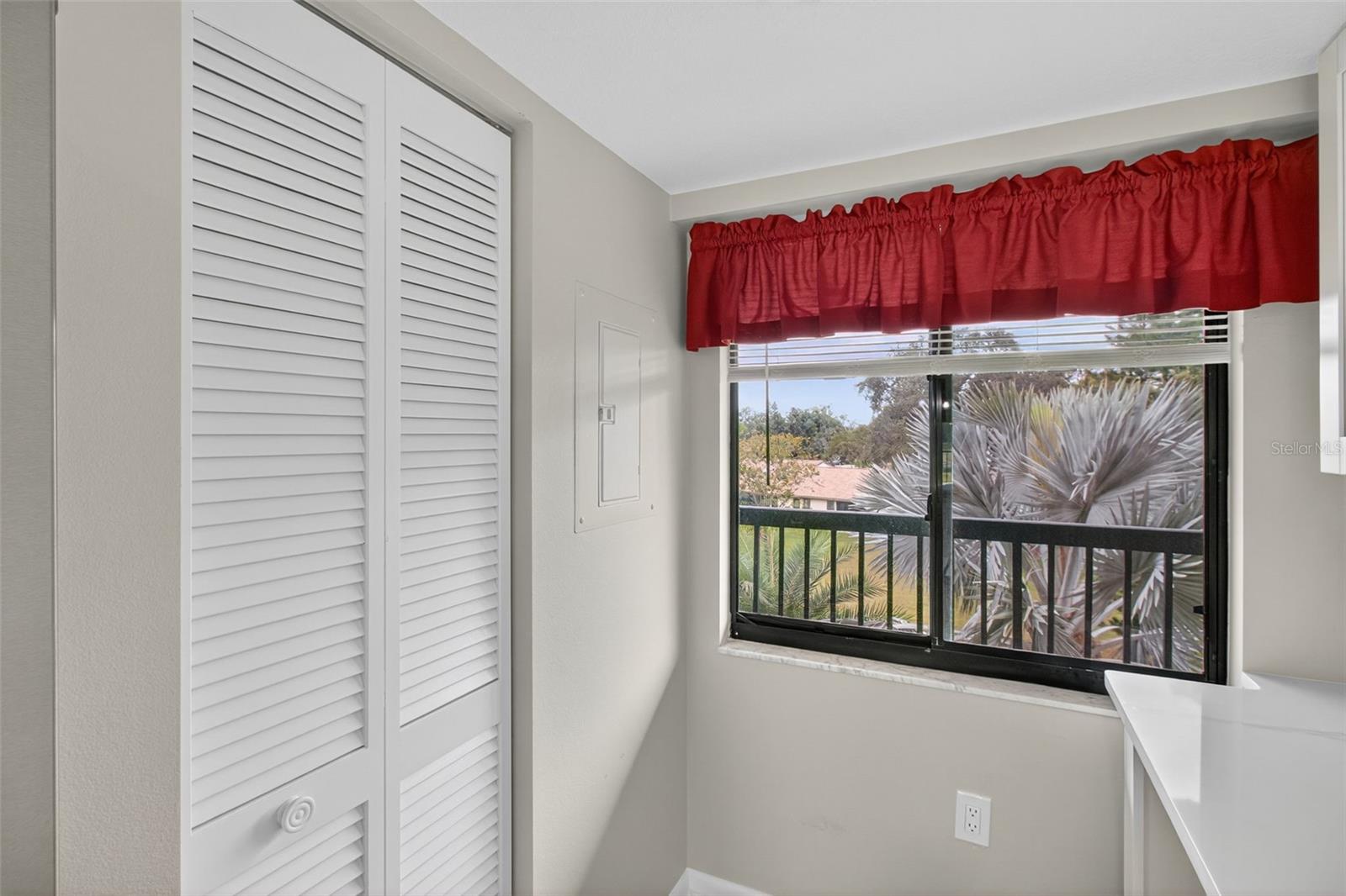 GREEN DOLPHIN PARK MID-RISE CONDO - Residential