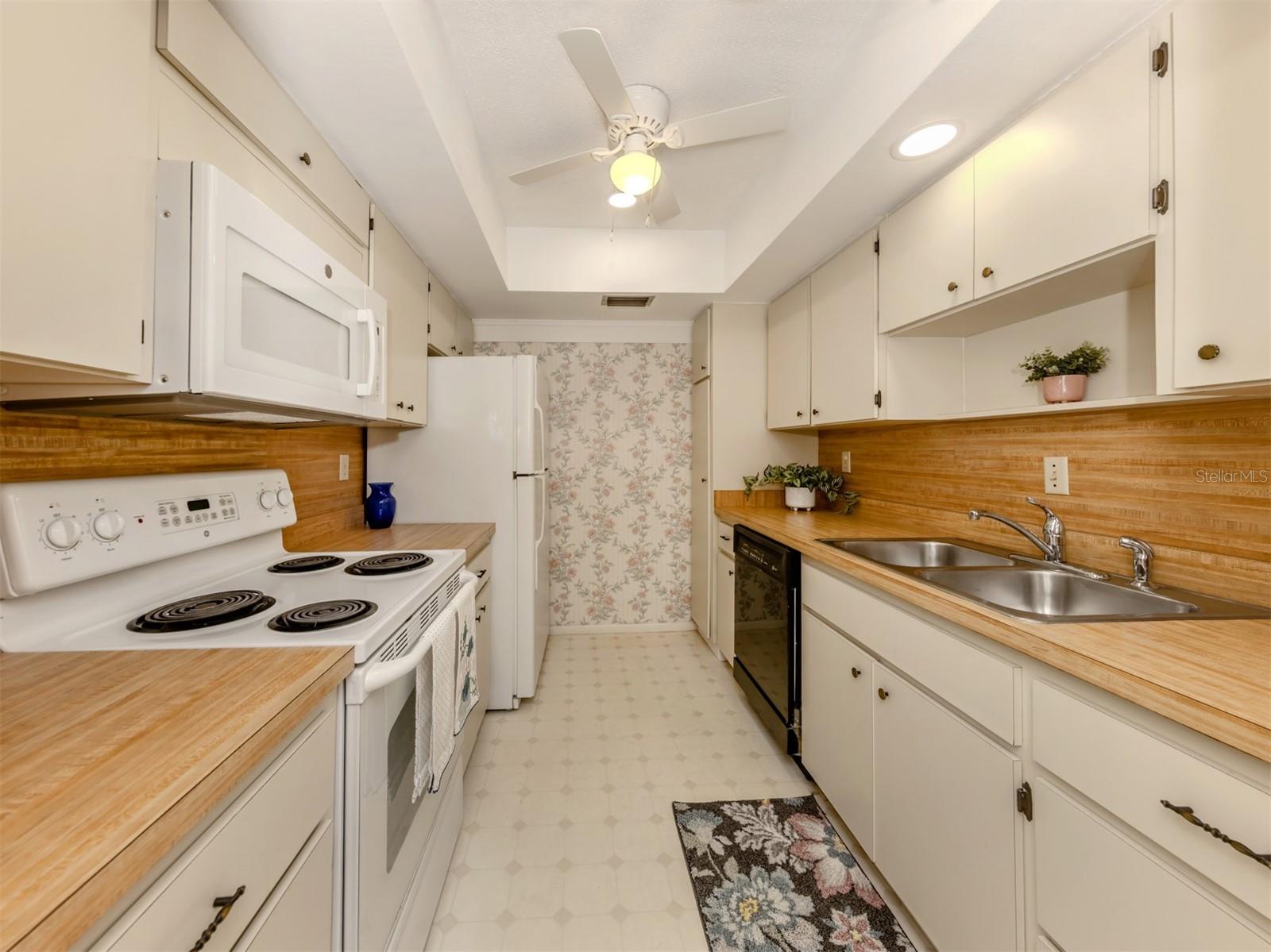 BAHIA VISTA GULF - Residential
