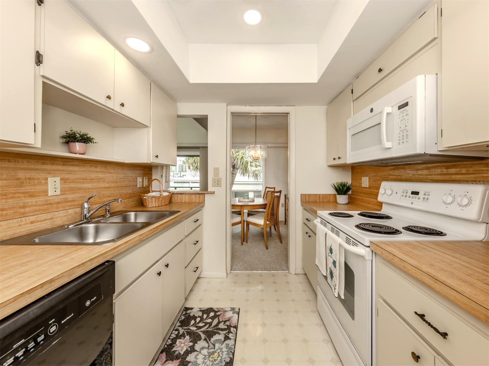 BAHIA VISTA GULF - Residential