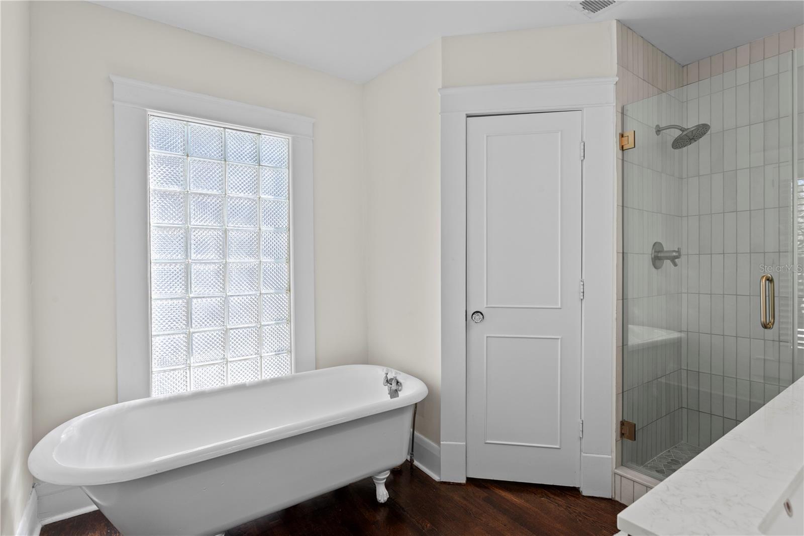 NORTH NEW SUBURB BEAUTIFUL - Residential