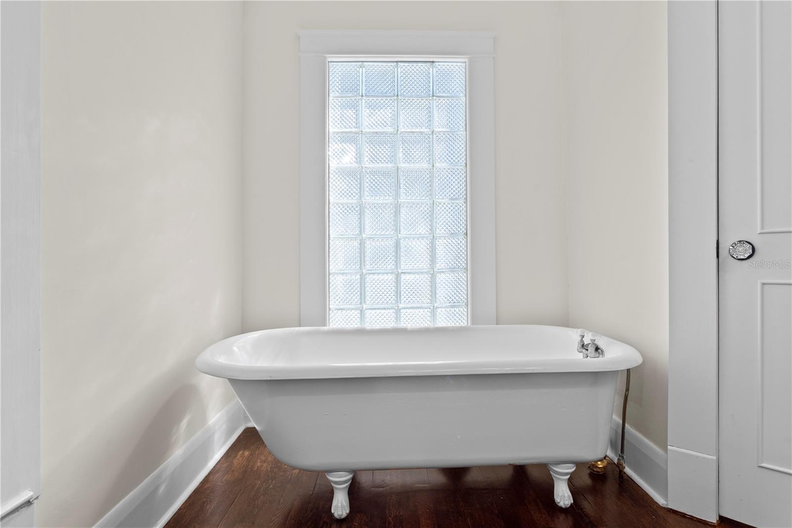 NORTH NEW SUBURB BEAUTIFUL - Residential