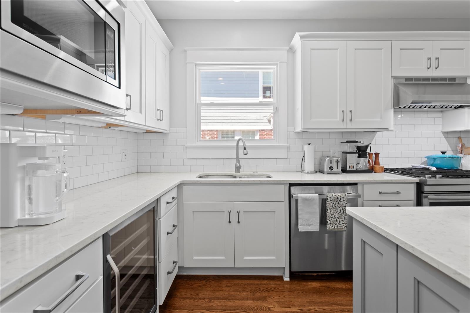 NORTH NEW SUBURB BEAUTIFUL - Residential