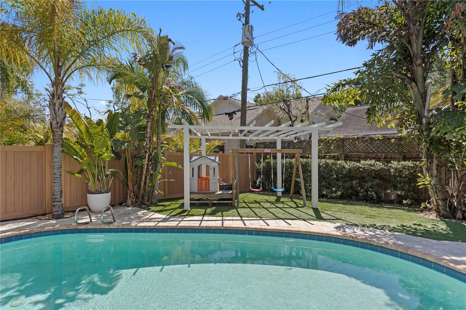 NORTH NEW SUBURB BEAUTIFUL - Residential