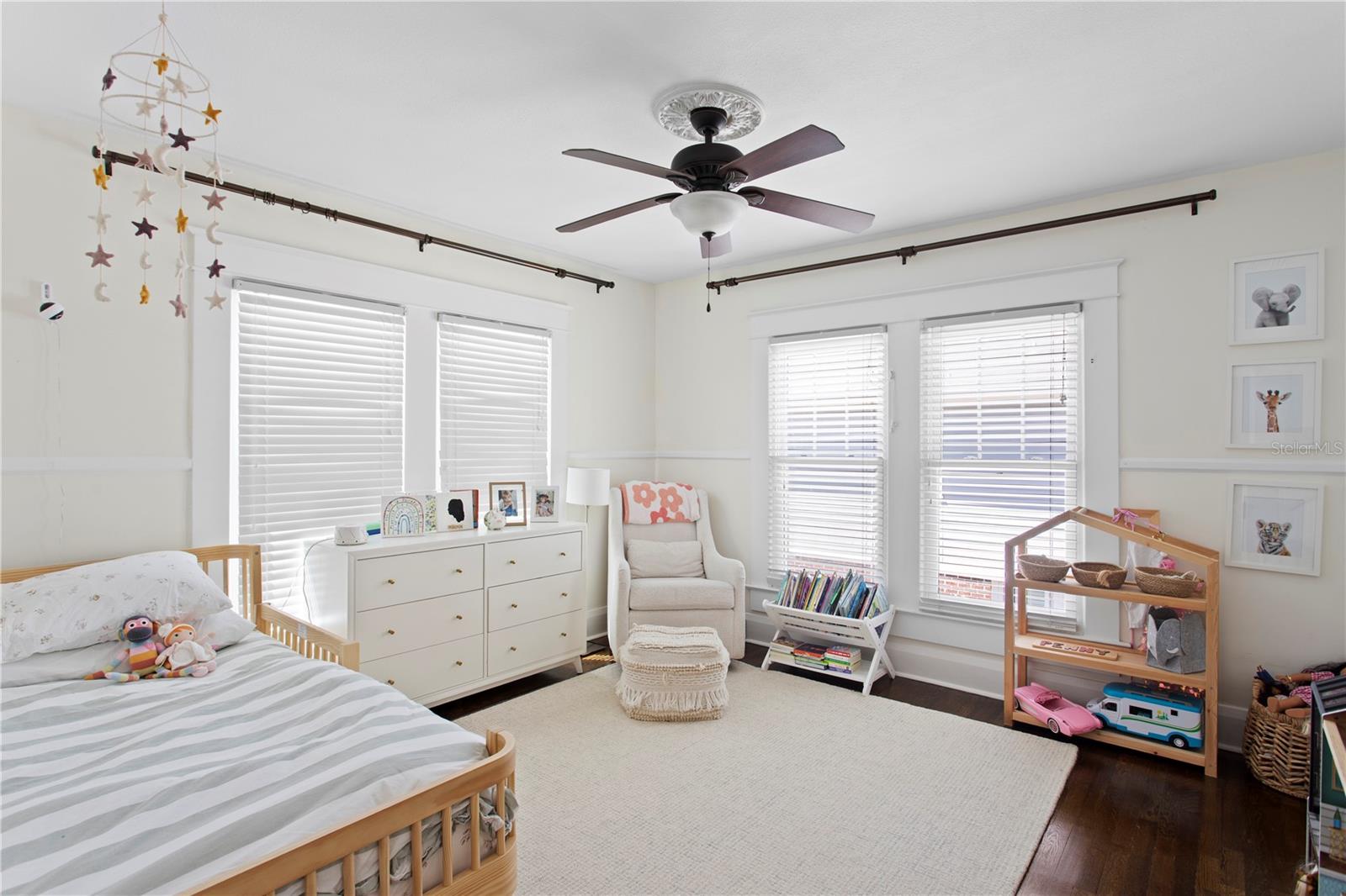 NORTH NEW SUBURB BEAUTIFUL - Residential