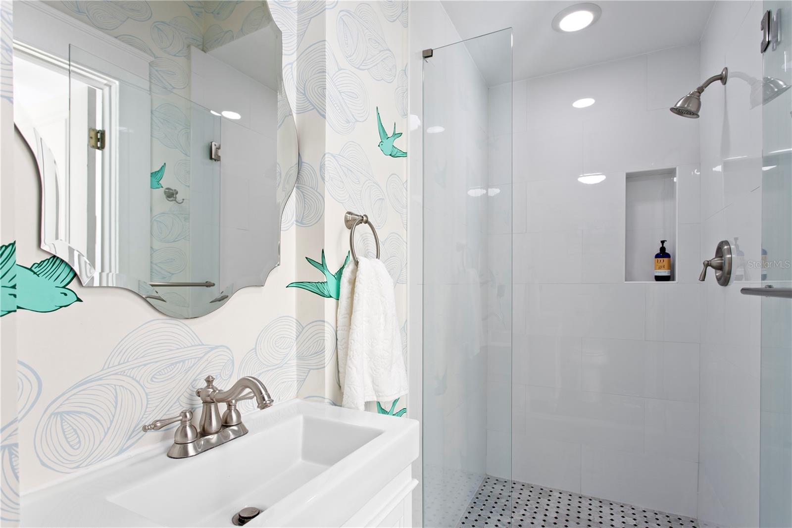 NORTH NEW SUBURB BEAUTIFUL - Residential