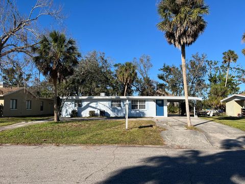 A home in PALMETTO