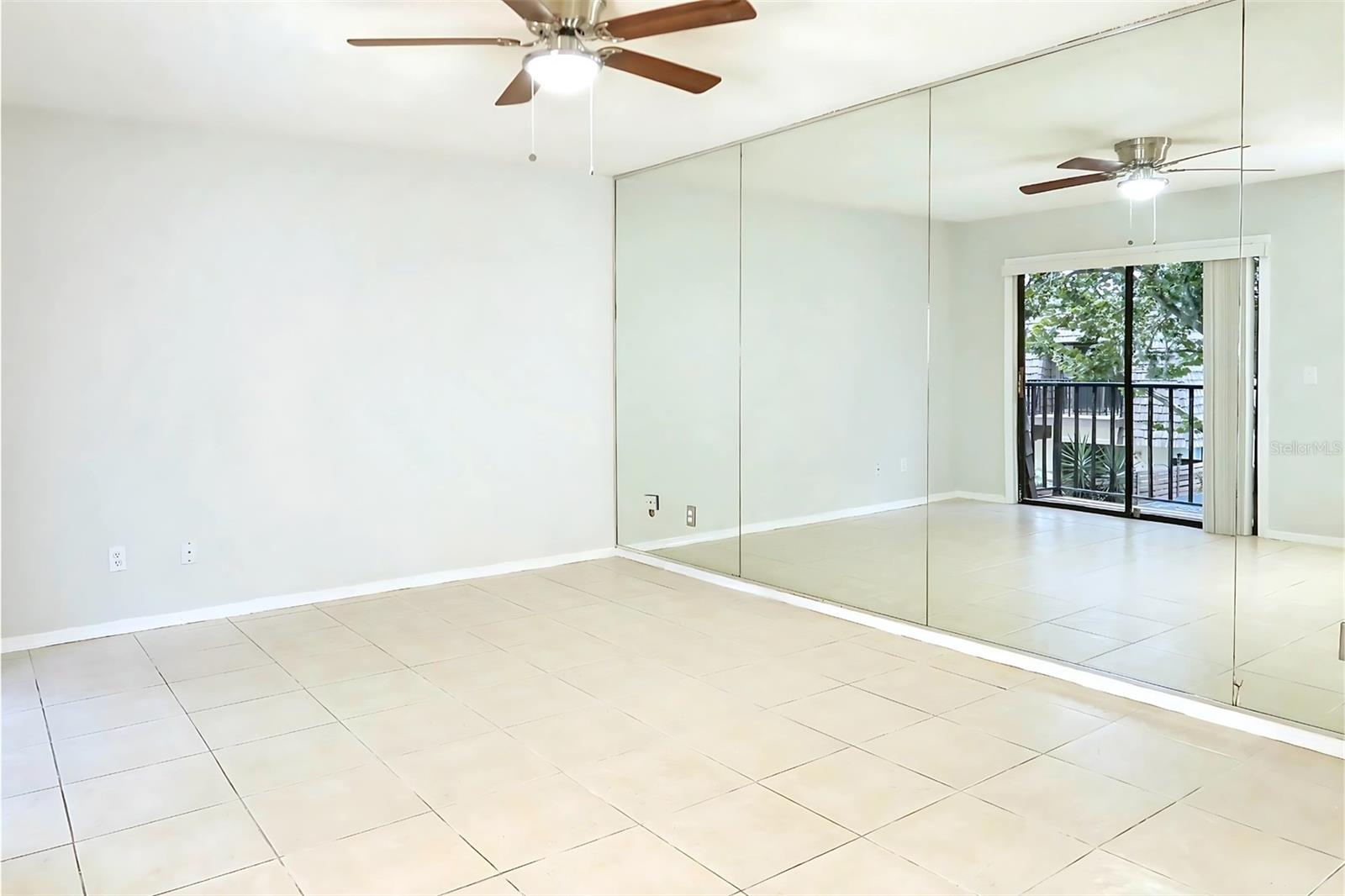 15202 E POND WOODS DRIVE TAMPA - 1049940358
