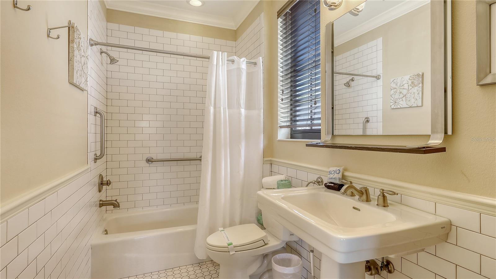 SAINT ARMANDS DIV JOHN RINGLING ESTATES - Residential