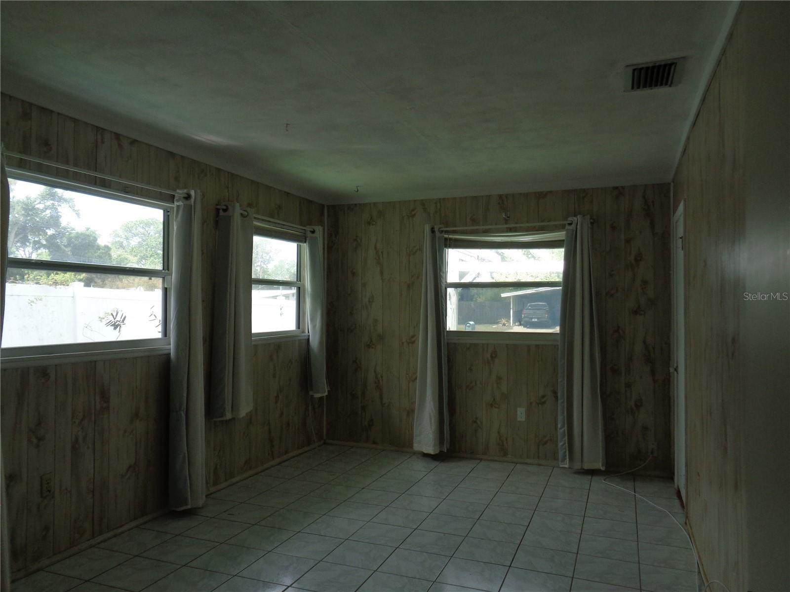 KENSINGTON PARK - Residential