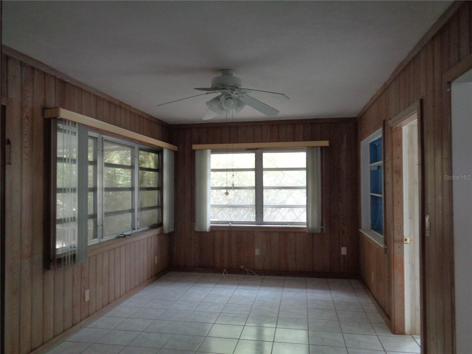 KENSINGTON PARK - Residential