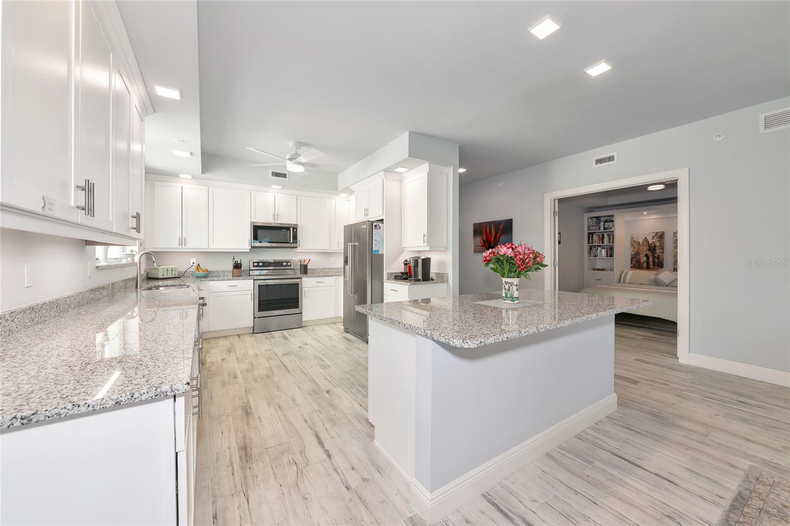 260 HIDDEN BAY DRIVE 305